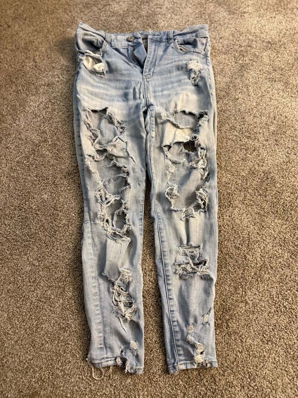 American Eagle Next Level Stretch Light Wash Heavily Distressed Skinny Jeans Siz